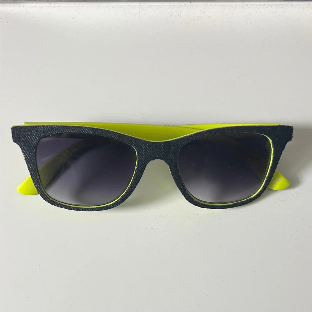 Source Unknown Kids Sunglasses in Black and Yellow